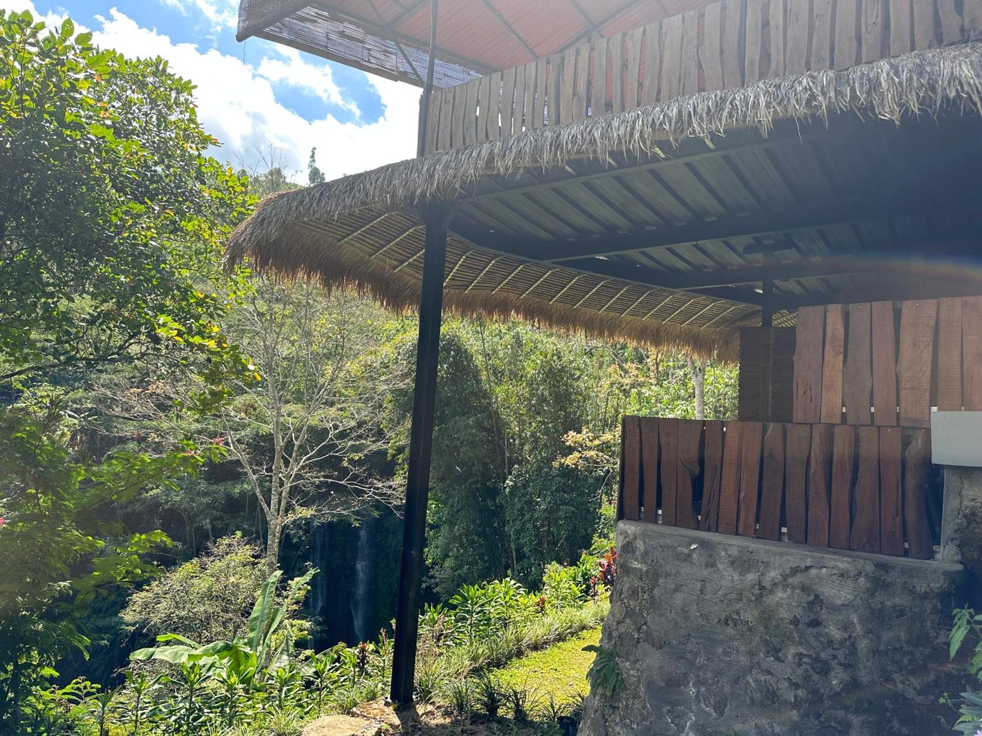 Munduk Tutub Waterfall View Exterior foto